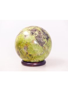 K175 Opal Kugel Madagaskar 634 g D 77 mm