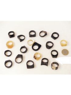 1 x Fingerringe stark reduziert echt Horn Farb- und Designmix kleine Formen