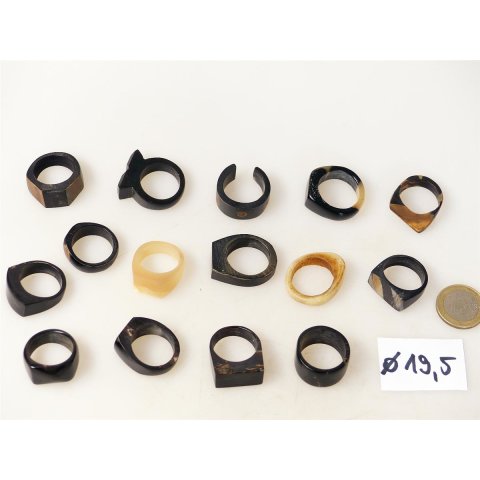 1 x Fingerringe stark reduziert echt Horn Farb- und Designmix kleine Formen 19,5