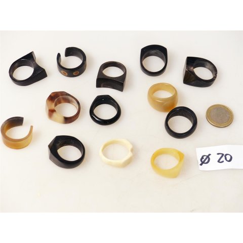 1 x Fingerringe stark reduziert echt Horn Farb- und Designmix kleine Formen 20,0