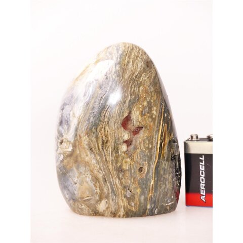 JaS43 Skulptur Freeform polychromer Madagaskar Jaspis 11 cm 745 g