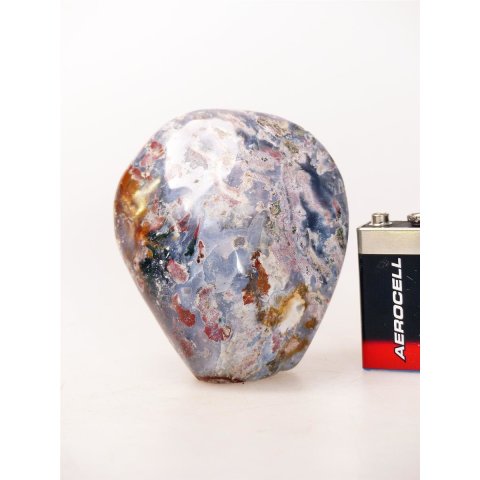 JaS48 Skulptur Freeform polychromer Madagaskar Jaspis 8 cm 250 g