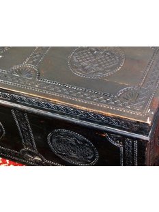 AF14 Truhe2 der Zafimaniry 100 x 50 x 50 cm ca. 1980