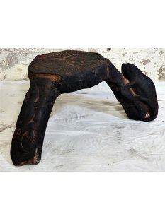 AF05 Hocker No.1 der Hova dreibeinig Zebu 1985 60 cm