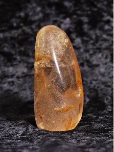 BKSH81 Bergkristall mit Includien Einschl&uuml;ssen Madagaskar Freeform Skulptur 9,0 cm 290 g