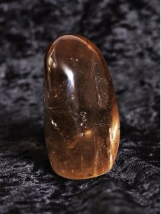 BKSH85 Bergkristall mit Includien Einschl&uuml;ssen Madagaskar Freeform Skulptur 7,0 cm 200 g