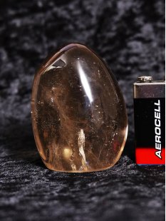 BKSH85 Bergkristall mit Includien Einschl&uuml;ssen Madagaskar Freeform Skulptur 7,0 cm 200 g