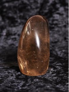 BKSH85 Bergkristall mit Includien Einschl&uuml;ssen Madagaskar Freeform Skulptur 7,0 cm 200 g