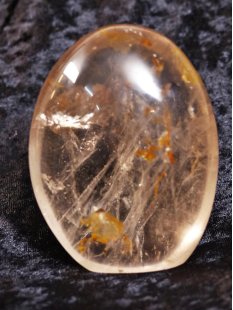 BKSH86 Bergkristall mit Includien Einschl&uuml;ssen Madagaskar Freeform Skulptur 8,5 cm 320g