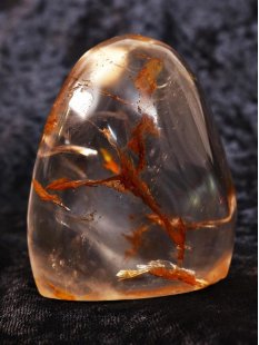 BKSH90 Bergkristall mit Includien Rutil Quarz Madagaskar Freeform Skulptur 7,0 cm 300g