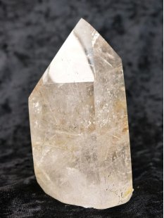 BKSH99 Bergkristall mit Includien Rutil Quarz Madagaskar Naturform poliert 9,5 cm 440 g