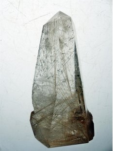 BKSH101 Bergkristall mit Includien Rutil Quarz Madagaskar Naturform poliert 11 cm 365 g