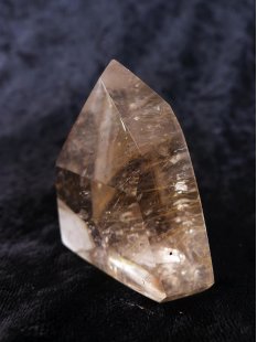 BKSH107 Bergkristall mit Includien Rutil Quarz Madagaskar Naturform poliert 5 cm 106 g