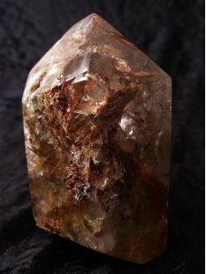 BKSH116 Bergkristall mit Includien Einschl&uuml;ssen Madagaskar Naturform poliert 9,5 cm 540 g