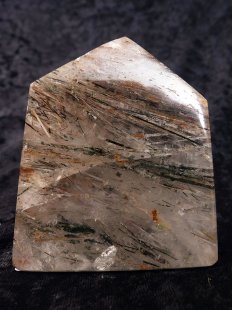 BKSH117 Bergkristall mit Includien Einschl&uuml;ssen Madagaskar Naturform poliert 9 cm 407 g