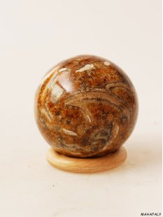 K133  fossiles und versteinertes Holz silifiziert Kugel Madagaskar  440 g D 67 mm