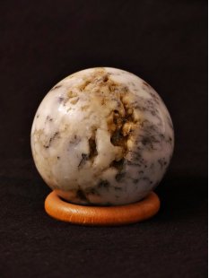 KBA208 Blumenjaspis wei&szlig; Kugel Madagaskar 350 g D...