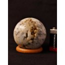 KBA208 Blumenjaspis wei&szlig; Kugel Madagaskar 350 g D 66 mm