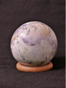 KBA209 Blumenjaspis wei&szlig; Kugel Madagaskar 480 g D 70 mm