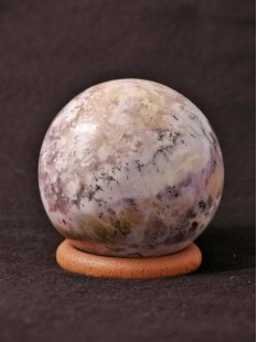 KBA209 Blumenjaspis wei&szlig; Kugel Madagaskar 480 g D 70 mm