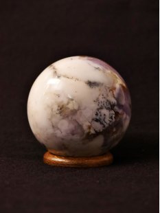 KBA210 Blumenjaspis wei&szlig; Kugel Madagaskar 350 g D 64 mm