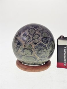 KR02 Kugel Rhyolith/Eldarit aus Madagaskar 350g, D: 65 mm