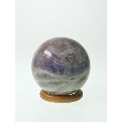 KAme02 Chevron Amethyst Kugel Madagaskar 560g; D: 72 mm