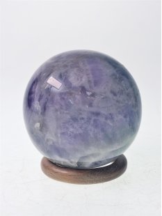 KAme02 Chevron Amethyst Kugel Madagaskar 560g; D: 72 mm