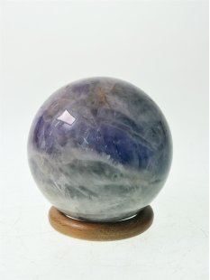 KAme02 Chevron Amethyst Kugel Madagaskar 560g; D: 72 mm