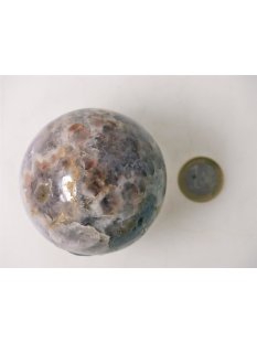 KAme09 Chevron Amethyst Kugel Madagaskar 340 g; D: 63 mm