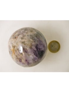 KAme09 Chevron Amethyst Kugel Madagaskar 340 g; D: 63 mm