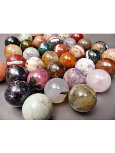 38 Edelsteinkugeln 5,26 &euro; pro St. Kollektion aus Madagaskar &Oslash; 35 mm f&uuml;r Solit&auml;rspiel
