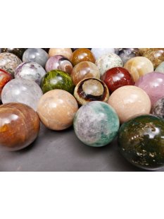 38 Edelsteinkugeln 7,80 &euro; pro St.Kollektion aus Madagaskar  &Oslash; 40 mm f&uuml;r Solit&auml;rspiel