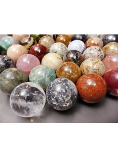 38 Edelsteinkugeln 7,80 &euro; pro St.Kollektion aus Madagaskar  &Oslash; 40 mm f&uuml;r Solit&auml;rspiel