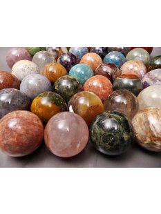 38 Edelsteinkugeln 15,80 pro St. Kollektion aus Madagaskar &Oslash; 50 mm f&uuml;r Solit&auml;rspiel