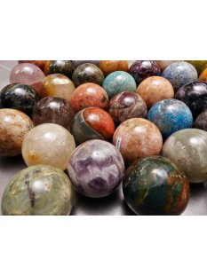 38 Edelsteinkugeln 15,80 pro St. Kollektion aus Madagaskar &Oslash; 50 mm f&uuml;r Solit&auml;rspiel
