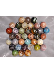 38 Edelsteinkugeln 15,80 pro St. Kollektion aus Madagaskar &Oslash; 50 mm f&uuml;r Solit&auml;rspiel