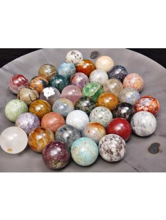 38 Edelsteinkugeln 25,00 &euro; pro St.Kollektion aus...