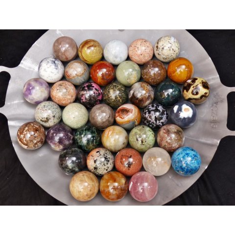 38 Edelsteinkugeln 33,00 &euro; pro St. Kollektion aus Madagaskar  &Oslash;  70 mm f&uuml;r Solit&auml;rspiel