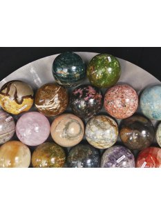 38 Edelsteinkugeln 39,00 &euro; pro St. Kollektion aus Madagaskar  &Oslash;  80 mm f&uuml;r Solit&auml;rspiel