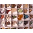 kleine Mineralien Sammlung Madagaskar 36 oder 64 St&uuml;ck in Glasbox