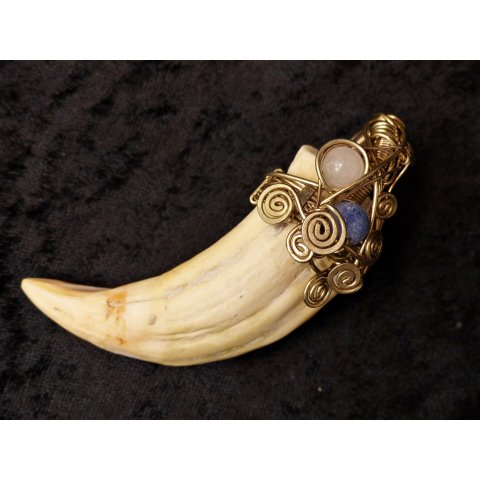 Anh&auml;nger Seel&ouml;wenzahn Nr.15 L:95 mm mit individuellem Neusilber Draht Anh&auml;nger 481 g