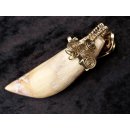 Anh&auml;nger Seel&ouml;wenzahn Nr.18 L:95 mm mit individuellem Neusilber Draht Anh&auml;nger 52 g