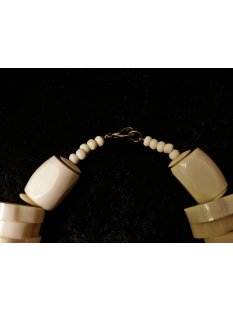 Knochenkette Kalo = Code G