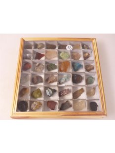 kleine Mineralien Sammlung Madagaskar in Glasbox 20 x 20...