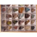 kleine Mineralien Sammlung Madagaskar in Glasbox 20 x 20 cm 64 St&uuml;ck