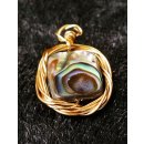 Perlmutt Anh&auml;nger echt Abalone quadratisch mit goldenem Draht gefasst 13 x 10 mm Code B