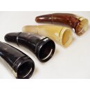 1 x Zier- und Trinkhorn gemasert 6-2 cm in leichter Phallusform stark reduziert