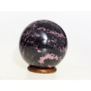 KRh05 Rhodonit Kugel Madagaskar poliert D: 94 mm 1481 g