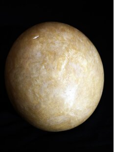 Das gr&ouml;&szlig;te Ei der Welt ! Aepyornis maximus Elefantenvogel Ei Nr. XIII., pr&auml;pariert. mit kleinem Fra&szlig;loch H: 32 cm 850 g